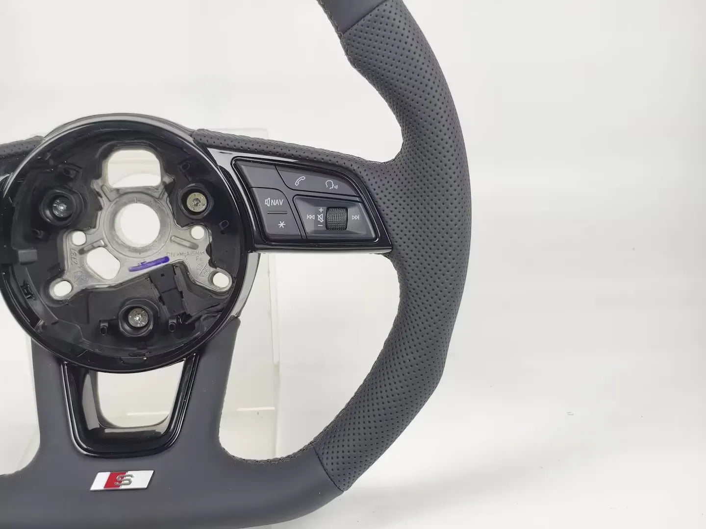 For Audi A3 A4L A5 A6L A7 Q2L Q3 Q5 Q5L Q7 B9 Steering Wheel Hot-Selling High-quality Black Steering Wheel
