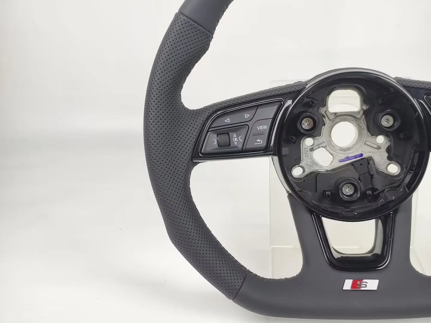 For Audi A3 A4L A5 A6L A7 Q2L Q3 Q5 Q5L Q7 B9 Steering Wheel Hot-Selling High-quality Steering Wheel