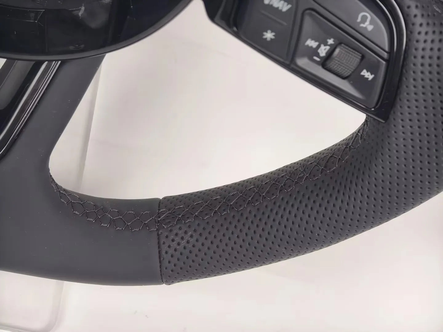 For Audi A3 A4L A5 A6L A7 Q2L Q3 Q5 Q5L Q7 B9 Steering Wheel Hot-Selling High-quality Black Steering Wheel